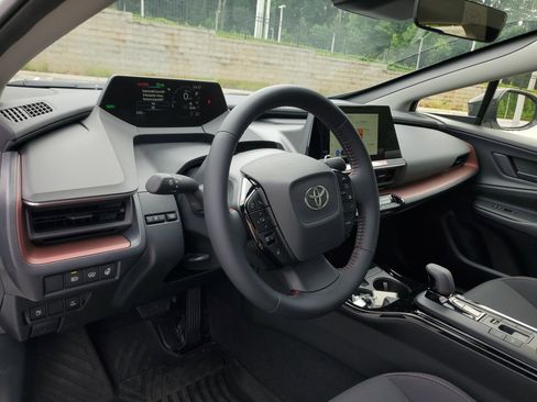 New 2026 Toyota Prius Plug-In Hybrid FWD image 13