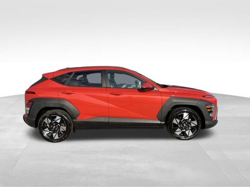 Used 2025 Hyundai Kona SEL FWD image 4