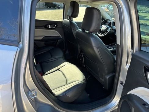 Used 2022 Jeep Compass Limited AWD/4WD image 17