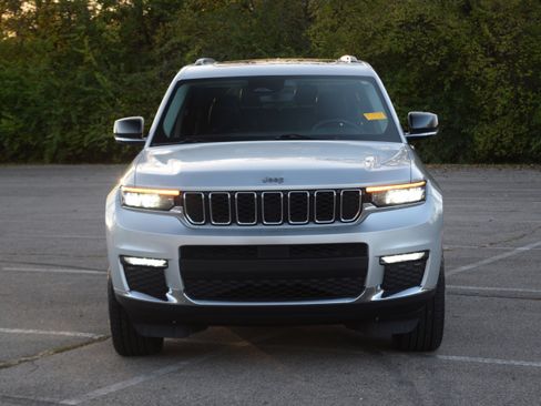 Used 2021 Jeep Grand Cherokee L Limited w/ MOPAR Finishing Package image 23