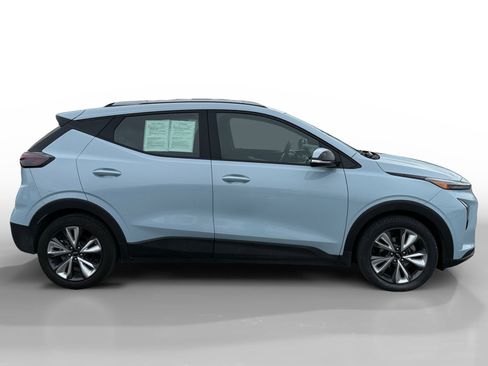 Used 2023 Chevrolet Bolt EUV LT w/ Convenience Package image 6