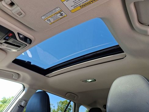 Used 2022 Subaru Outback Limited image 17