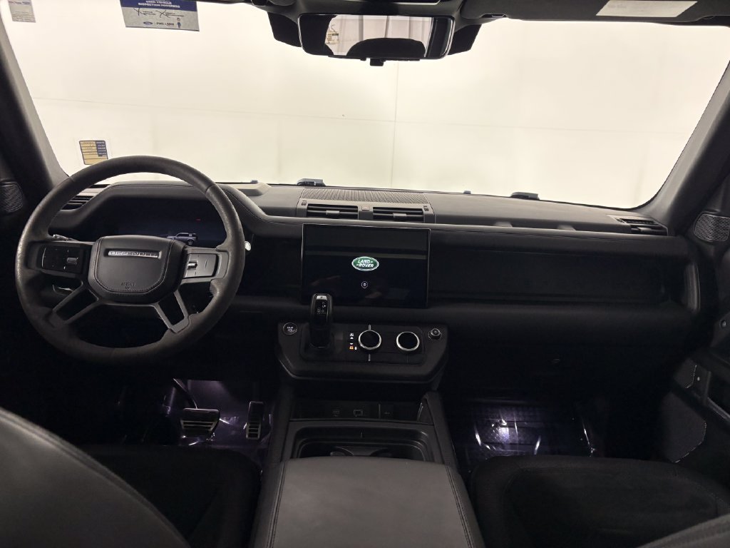 Used 2023 Land Rover Defender 110 AWD/4WD image 26