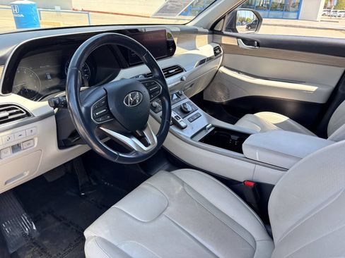 Used 2022 Hyundai Palisade SEL w/ Premium Package FWD image 16