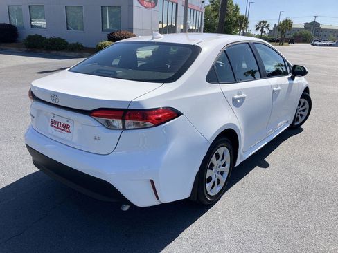 Used 2025 Toyota Corolla LE image 5