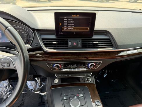 Used 2019 Audi Q5 2.0T Premium w/ Convenience Package AWD/4WD image 21