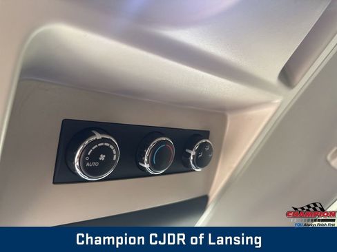 Used 2012 Chrysler Town & Country Touring w/ Entertainment Group #1 FWD image 24