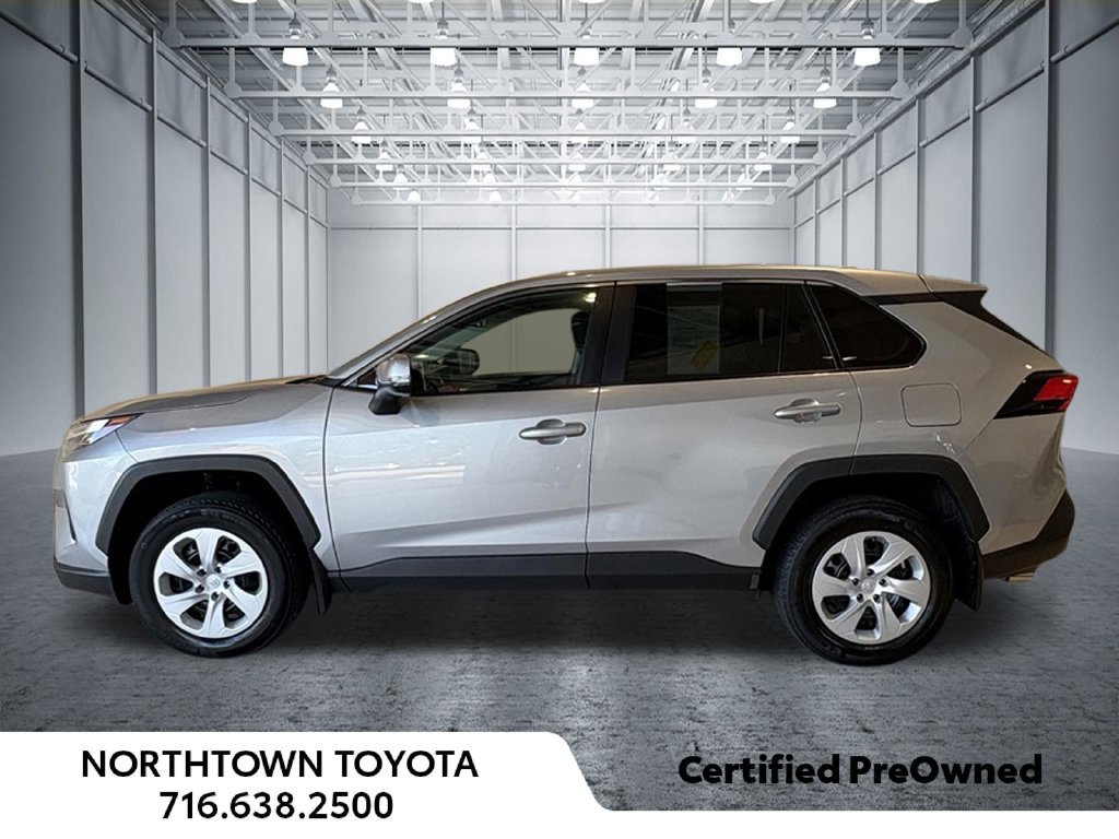 Used 2024 Toyota RAV4 LE AWD/4WD image 7