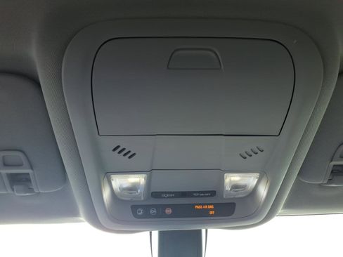 Used 2018 Chevrolet Equinox LS FWD image 17
