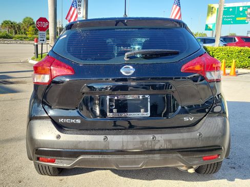 Used 2020 Nissan Kicks S image 6