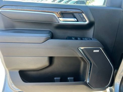 Used 2025 GMC Sierra 1500 Elevation w/ Preferred Package AWD/4WD image 18