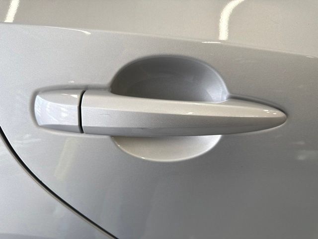 Used 2023 Nissan Sentra SV FWD image 18