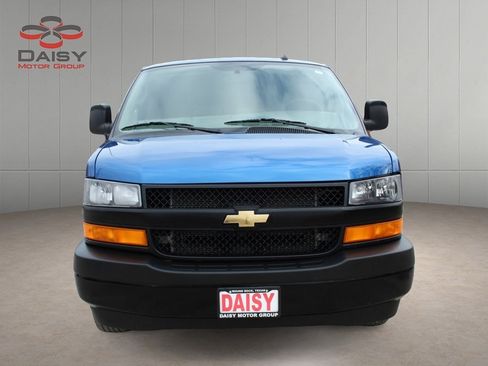 Used 2019 Chevrolet Express 3500 LS image 2