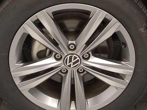Used 2024 Volkswagen Jetta SE FWD image 31
