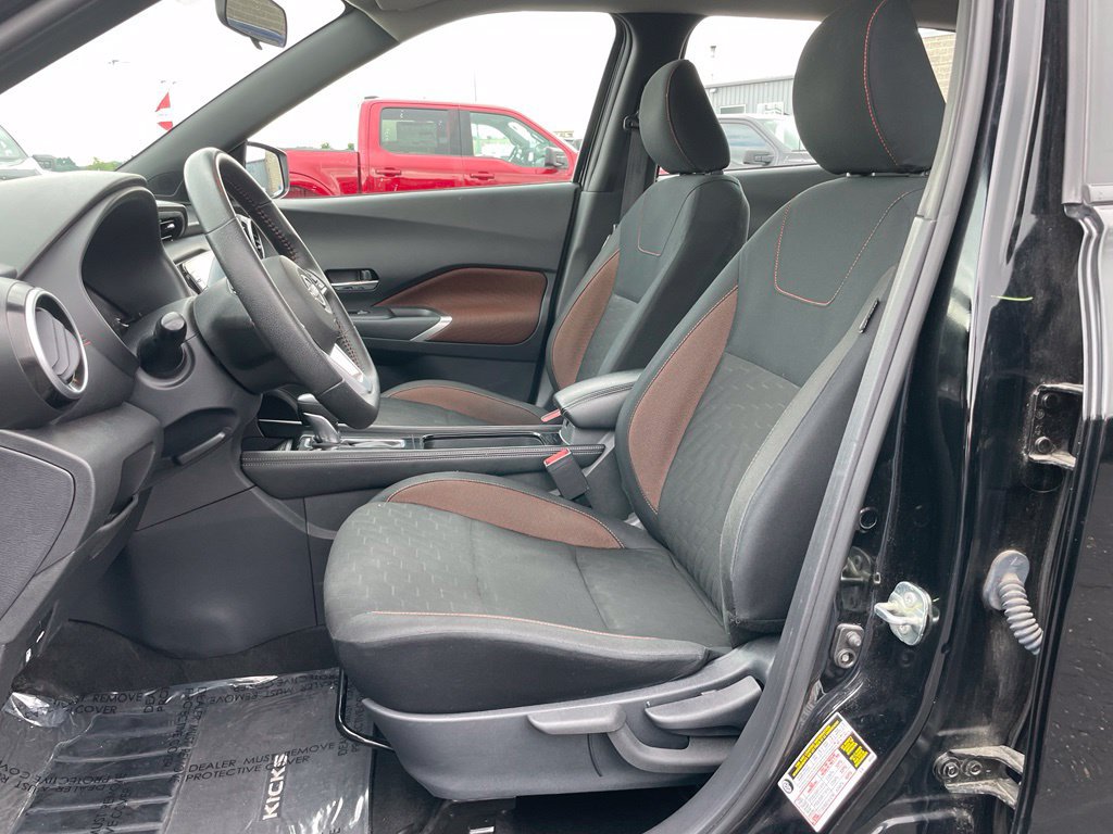 Used 2024 Nissan Kicks SR FWD image 7