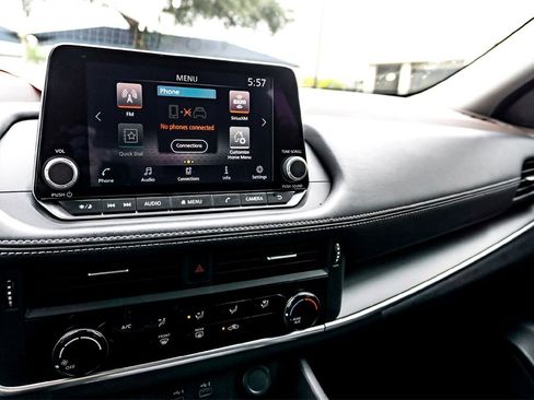 Used 2022 Nissan Rogue S image 23