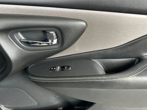 Used 2023 Nissan Murano S image 22