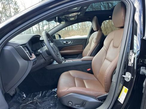 Certified 2025 Volvo V60 B5 Cross Country Plus image 18