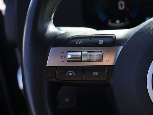 Used 2025 Hyundai Kona SEL image 35