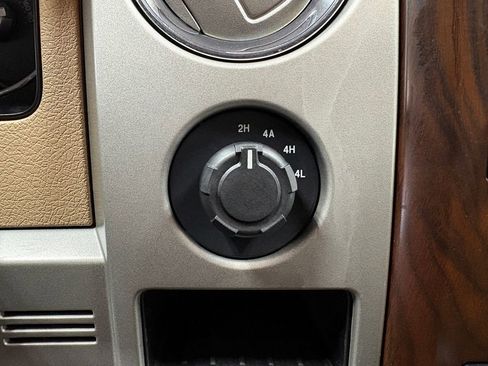 Used 2012 Ford F150 Lariat w/ Lariat Chrome Pkg image 28