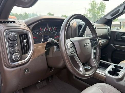 Used 2019 Chevrolet Silverado 1500 RST AWD/4WD image 16