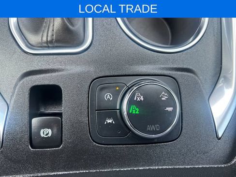 Used 2023 Chevrolet Traverse Premier AWD/4WD image 32