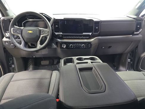 Used 2024 Chevrolet Silverado 1500 LT AWD/4WD image 11