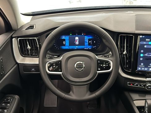 Used 2025 Volvo XC60 B5 Plus AWD/4WD image 12