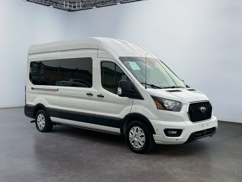 Used 2025 Ford Transit 350 XLT RWD image 3
