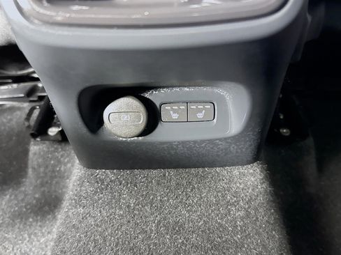 Used 2023 Volvo XC40 B5 Plus w/ Driver Assist Package image 29