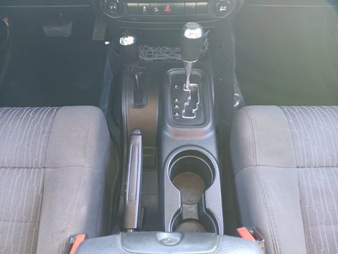 Used 2012 Jeep Wrangler Unlimited Sport image 17