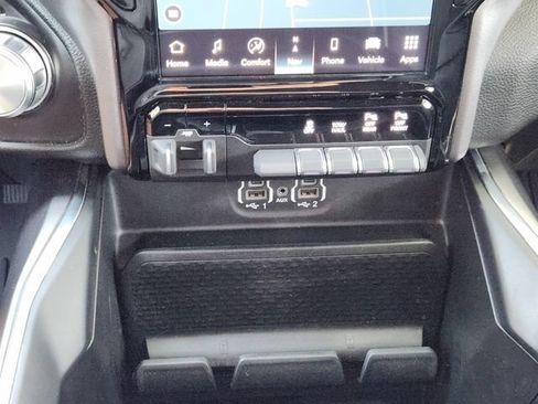 Used 2023 RAM 1500 Laramie AWD/4WD image 19