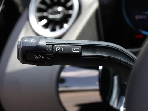 Used 2023 Mercedes-Benz GLA 250 4MATIC w/ Premium Package image 38