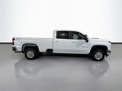 Used 2024 Chevrolet Silverado 2500 LT AWD/4WD image 11