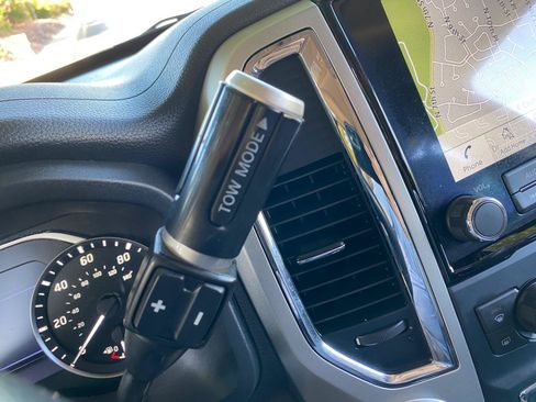 Used 2021 Nissan Titan SV w/ SV Convenience Package RWD image 55