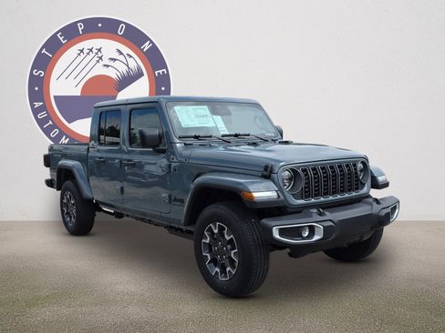 New 2026 Jeep Gladiator Sport image 2