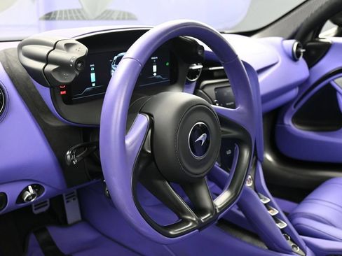 Used 2024 McLaren 750S Spider RWD image 16