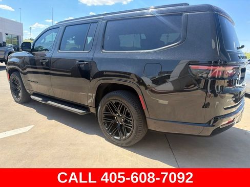 Used 2024 Jeep Wagoneer L Series II w/ Convenience Group I AWD/4WD image 5