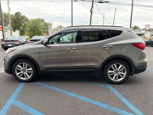 Used 2016 Hyundai Santa Fe Sport 2.0T w/ Option Group 05 AWD/4WD image 10