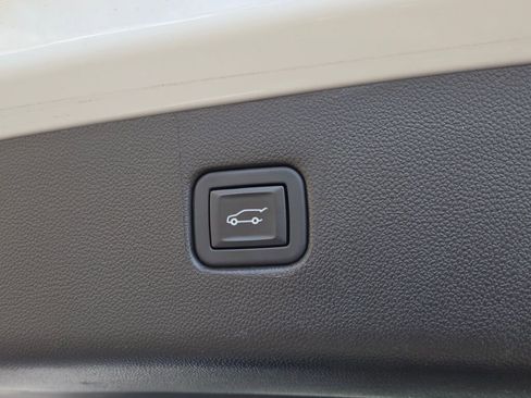 Used 2023 Chevrolet Blazer LT w/ Convenience Package image 14