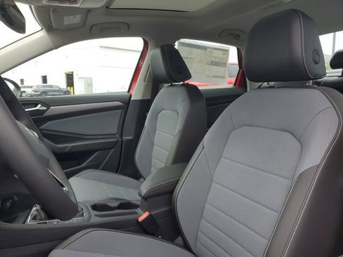 New 2025 Volkswagen Jetta SE image 10