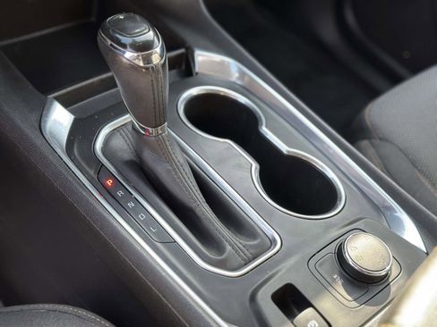 Used 2019 Chevrolet Traverse LT image 13