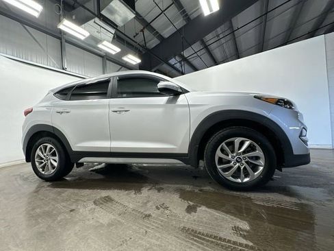 Used 2017 Hyundai Tucson SE image 3