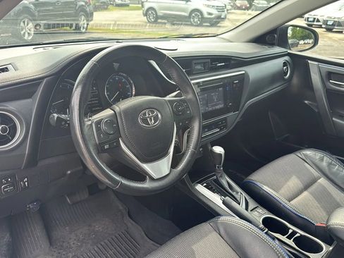 Used 2017 Toyota Corolla SE FWD image 19