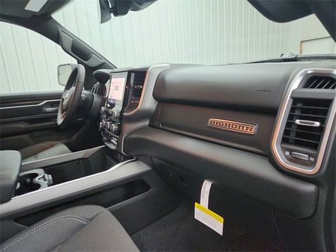 New 2026 RAM 1500 4x4 Crew Cab image 34