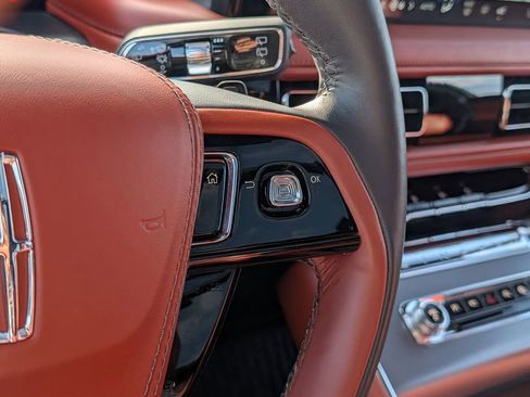 Used 2025 Lincoln Aviator Reserve w/ Equipment Group 201A image 19