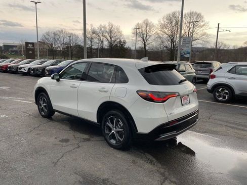 Used 2025 Honda HR-V EX-L image 3