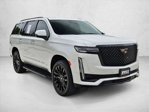 Used 2024 Cadillac Escalade Premium Luxury RWD image 3