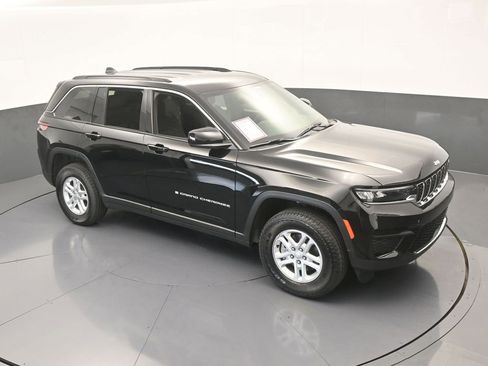 Used 2025 Jeep Grand Cherokee Laredo image 50