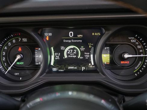 Used 2024 Jeep Wrangler Unlimited Sahara w/ Technology Group AWD/4WD image 21